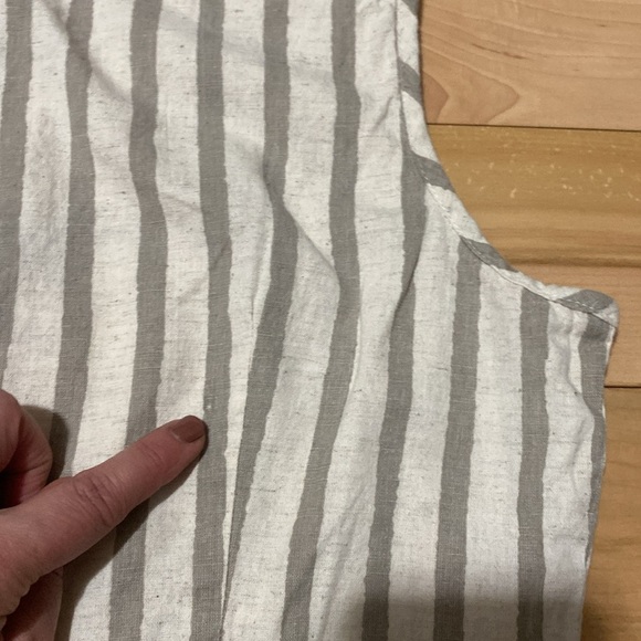 Striped Sleeveless Crop Top with Embroidered Design - Picture 10 of 15